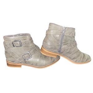 Rocket dog grey ankle boots with buckles